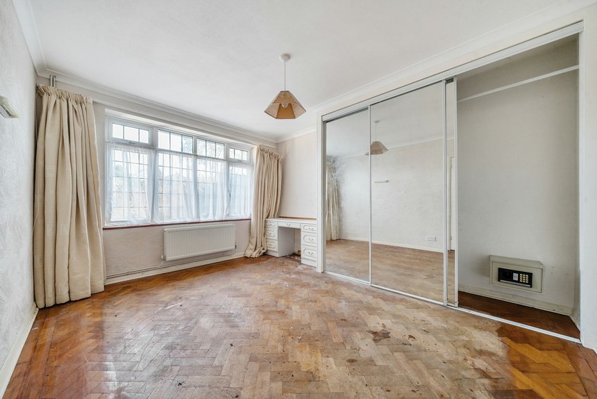 for sale deancroft road london 39140 - Gibbs Gillespie