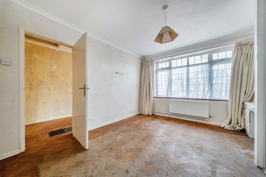 for sale deancroft road london 39140 - Gibbs Gillespie