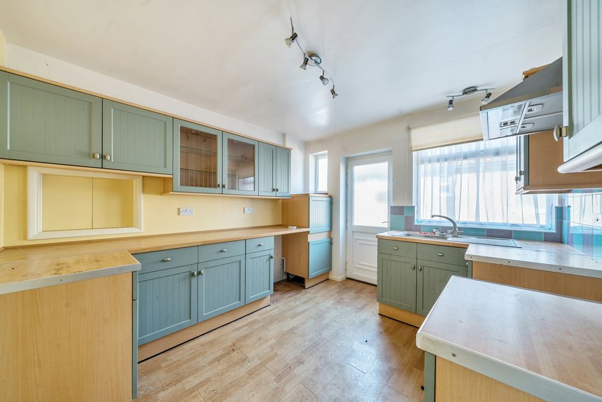 for sale deancroft road london 39140 - Gibbs Gillespie