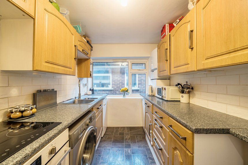 for sale oakleigh road london 39149 - Gibbs Gillespie