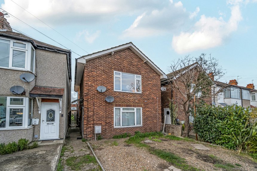 for sale oakleigh road london 39149 - Gibbs Gillespie