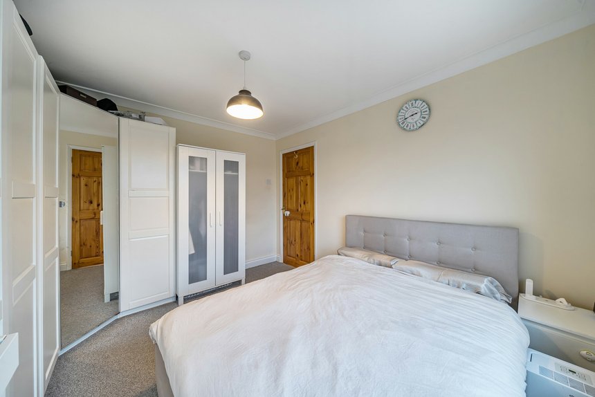 for sale oakleigh road london 39149 - Gibbs Gillespie