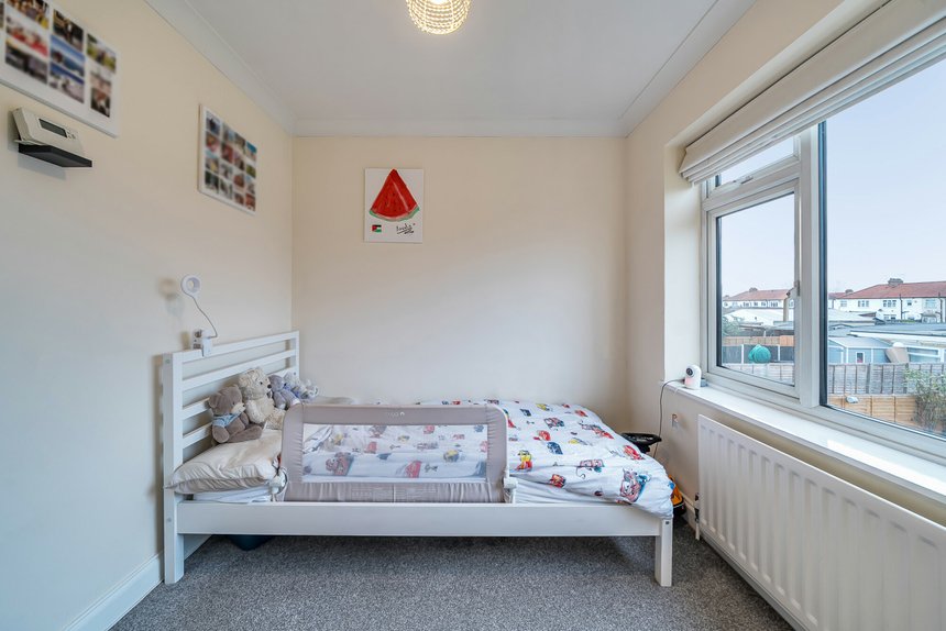 for sale oakleigh road london 39149 - Gibbs Gillespie