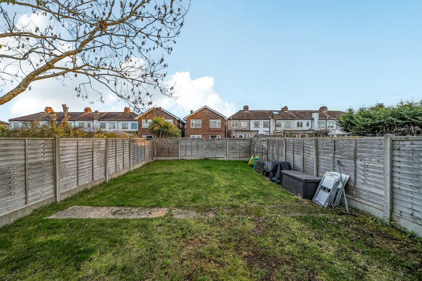 for sale oakleigh road london 39149 - Gibbs Gillespie