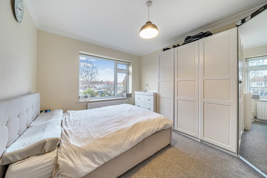 for sale oakleigh road london 39149 - Gibbs Gillespie