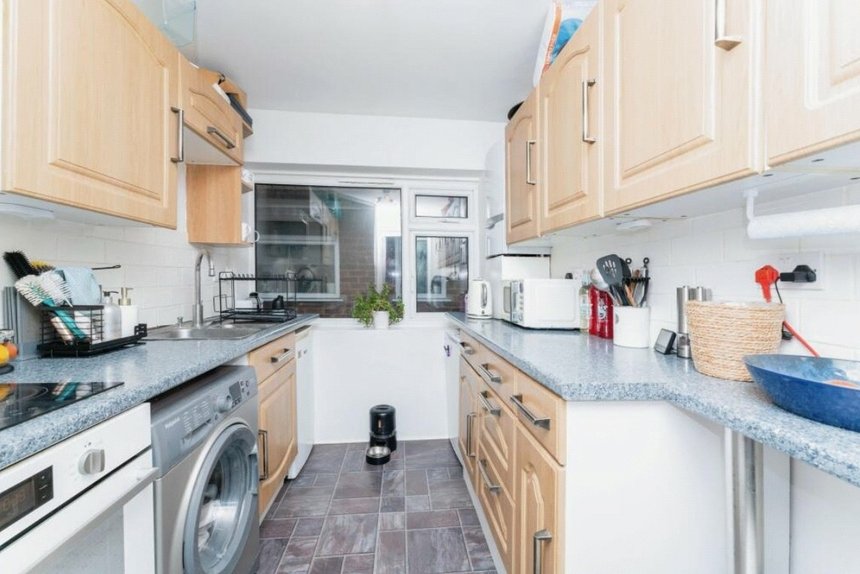 for sale oakleigh road london 39149 - Gibbs Gillespie