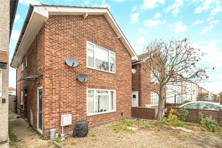 for sale oakleigh road london 39149 - Gibbs Gillespie