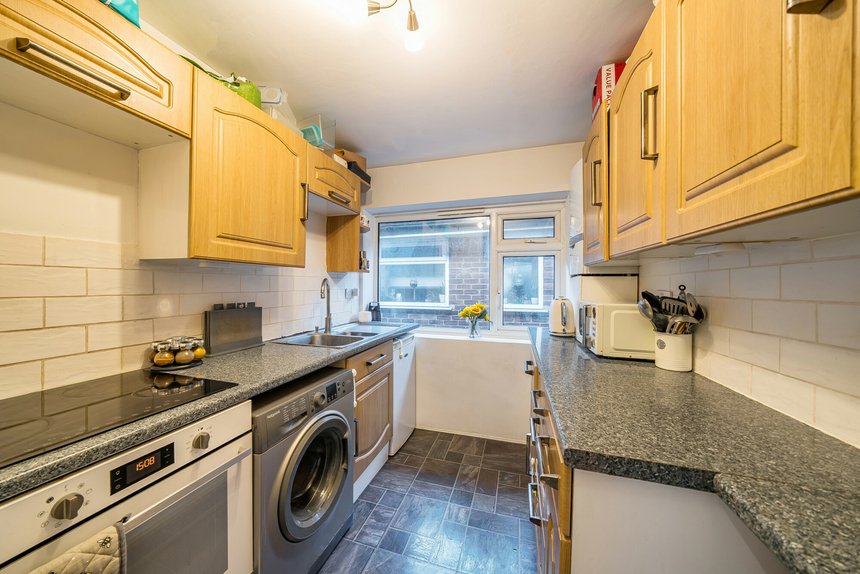 for sale oakleigh road london 39149 - Gibbs Gillespie