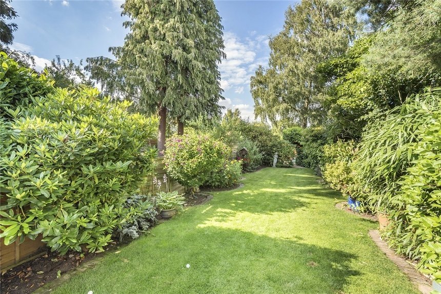 under offer hillcroft crescent london 3948 - Gibbs Gillespie