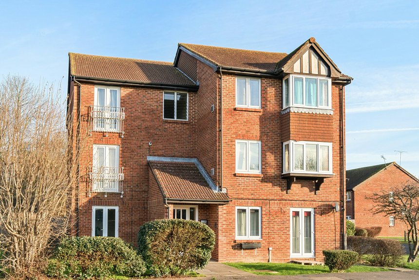 for sale rabournmead drive london 39503 - Gibbs Gillespie