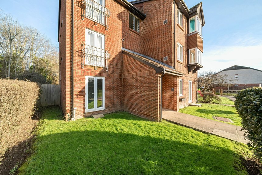for sale rabournmead drive london 39503 - Gibbs Gillespie