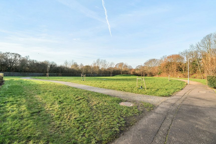 for sale rabournmead drive london 39503 - Gibbs Gillespie
