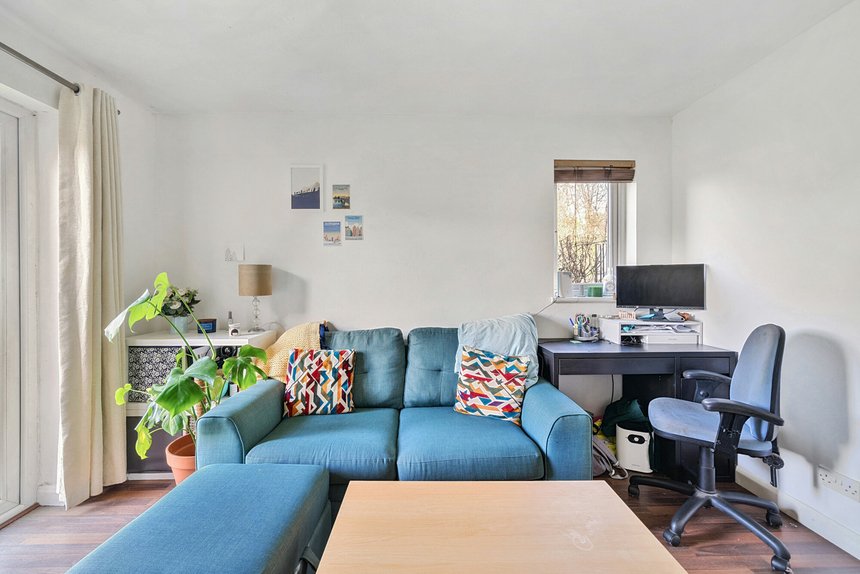 for sale rabournmead drive london 39503 - Gibbs Gillespie