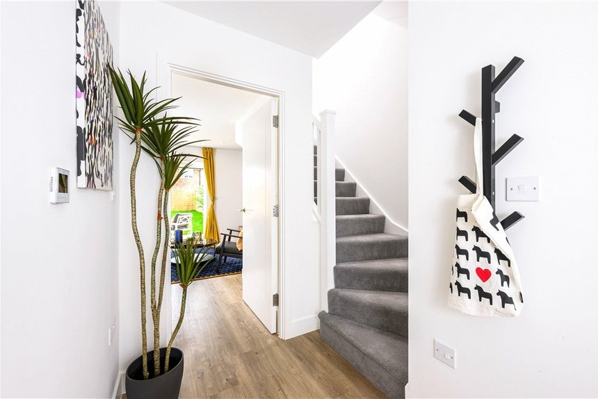 under offer little green lane london 39687 - Gibbs Gillespie