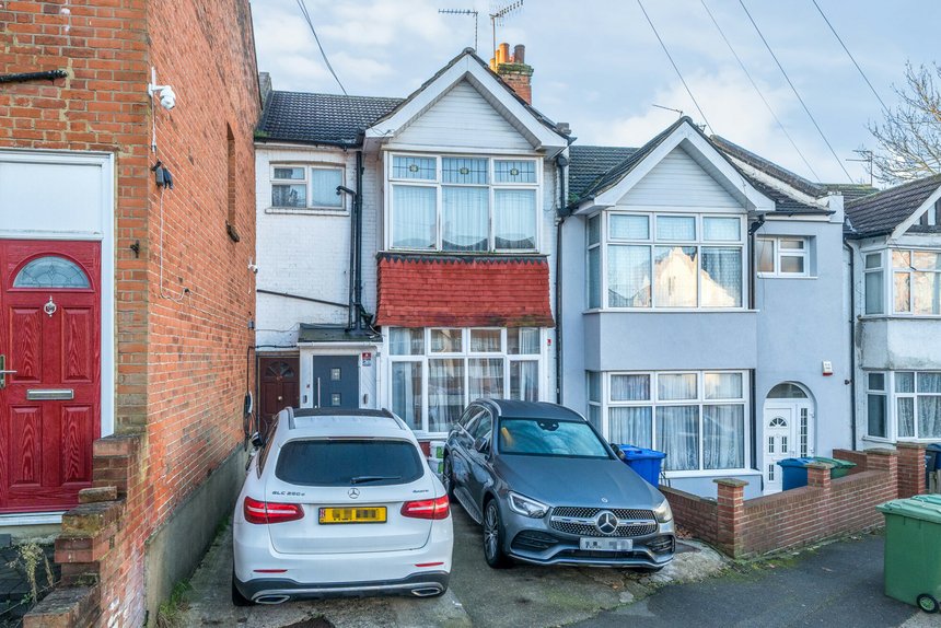under offer brooke avenue london 39717 - Gibbs Gillespie