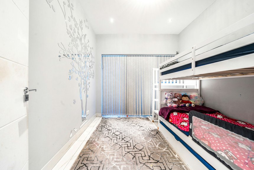 under offer brooke avenue london 39717 - Gibbs Gillespie
