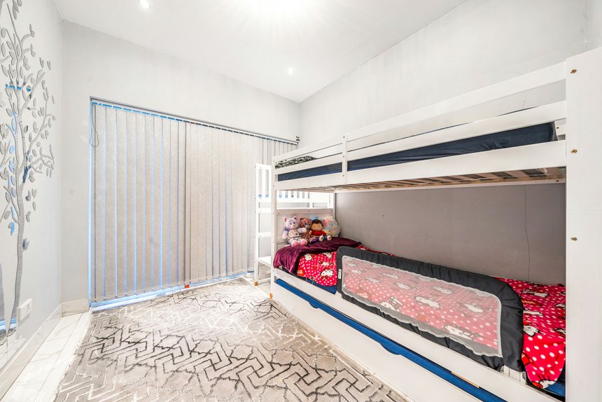 under offer brooke avenue london 39717 - Gibbs Gillespie