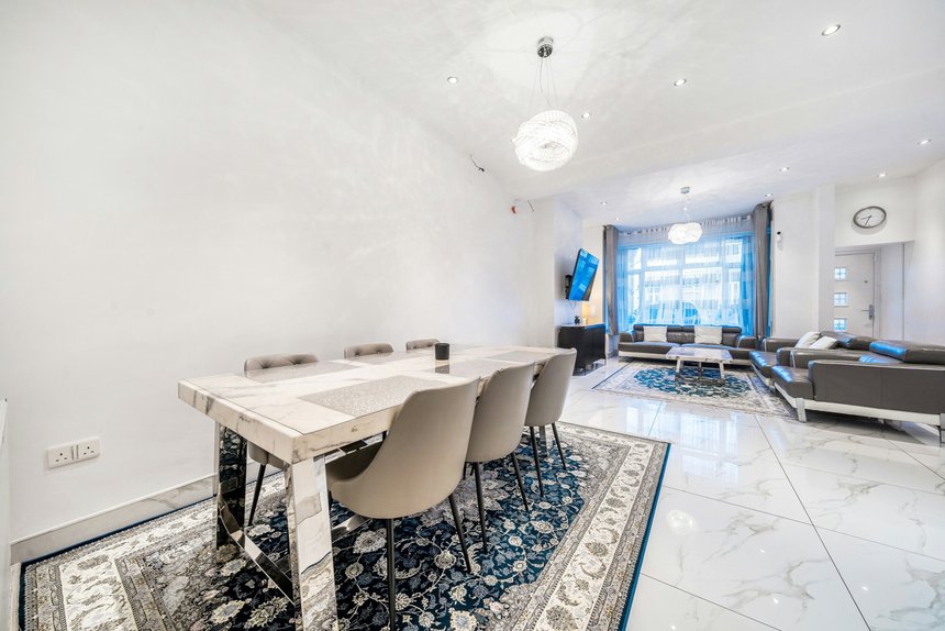 under offer brooke avenue london 39717 - Gibbs Gillespie