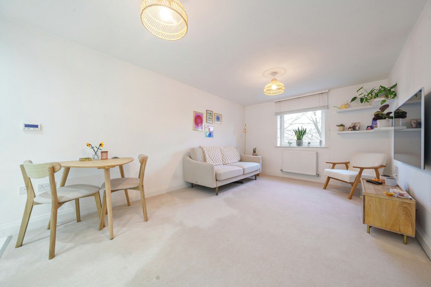 for sale perkins gardens london 39725 - Gibbs Gillespie
