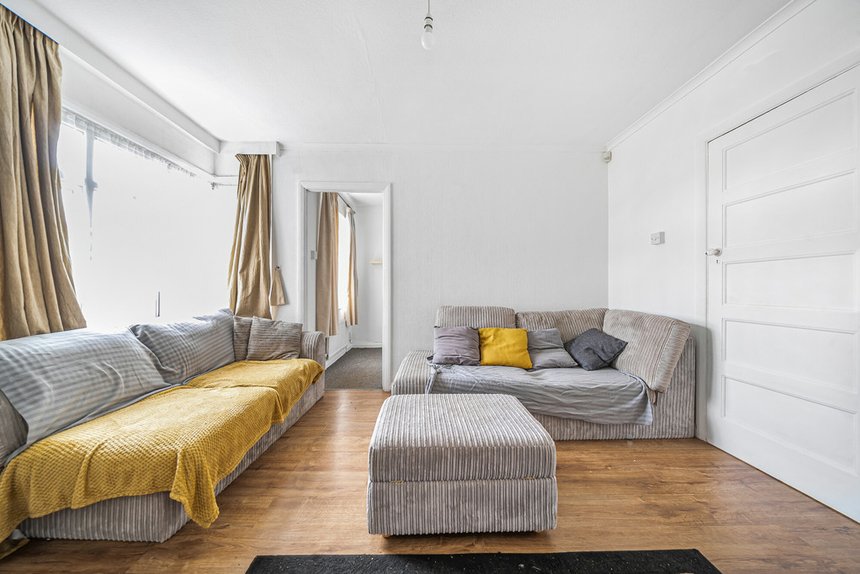 2 bedroom for sale in Beechwood Avenue, Ruislip, Middlesex, HA4 Gibbs Gillespie