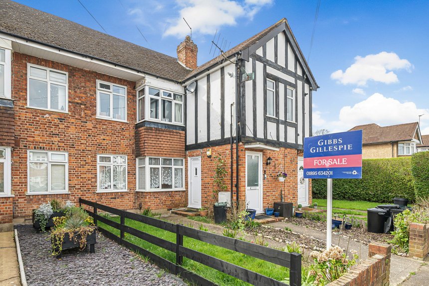 2 bedroom for sale in Beechwood Avenue, Ruislip, Middlesex, HA4 Gibbs Gillespie