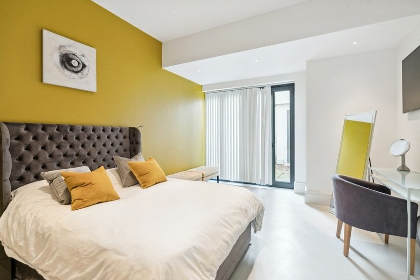 for sale loudwater drive london 39838 - Gibbs Gillespie