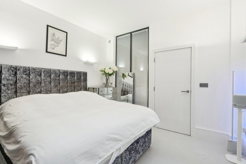 for sale loudwater drive london 39838 - Gibbs Gillespie
