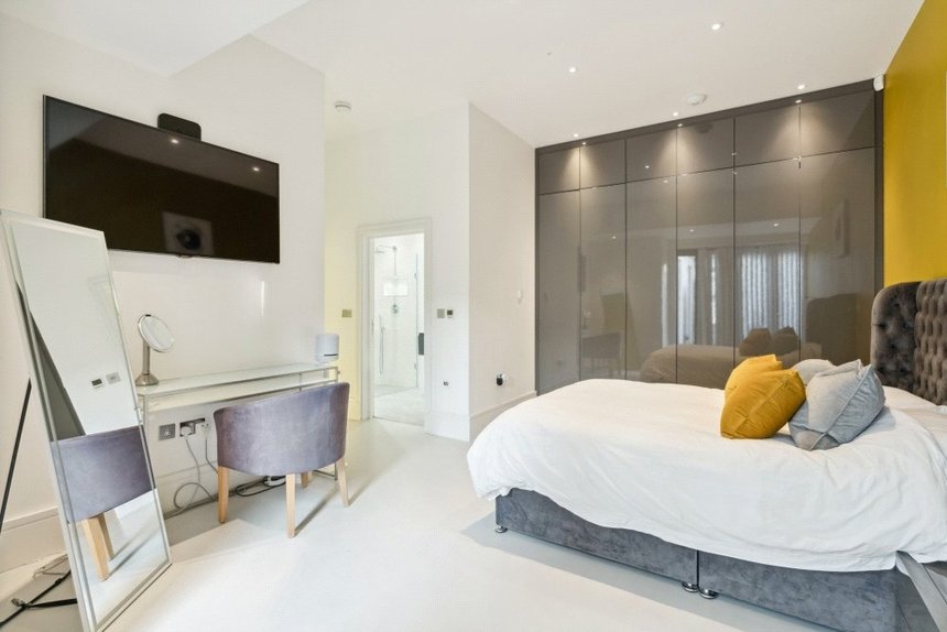 for sale loudwater drive london 39838 - Gibbs Gillespie
