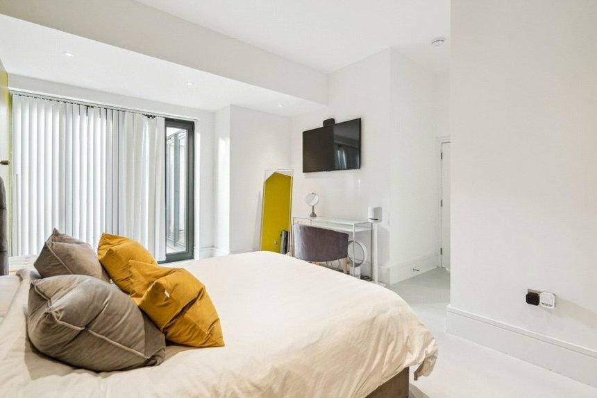for sale loudwater drive london 39838 - Gibbs Gillespie
