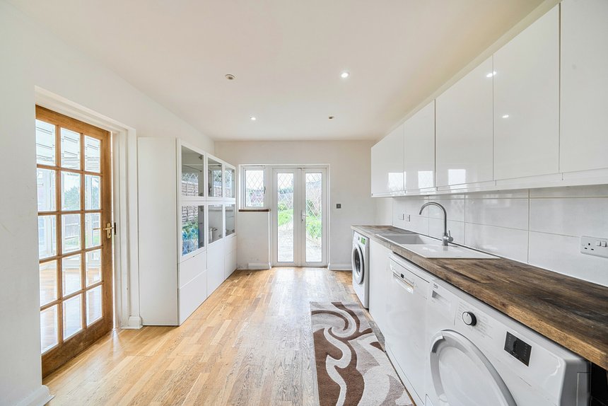 for sale hillside road london 39866 - Gibbs Gillespie