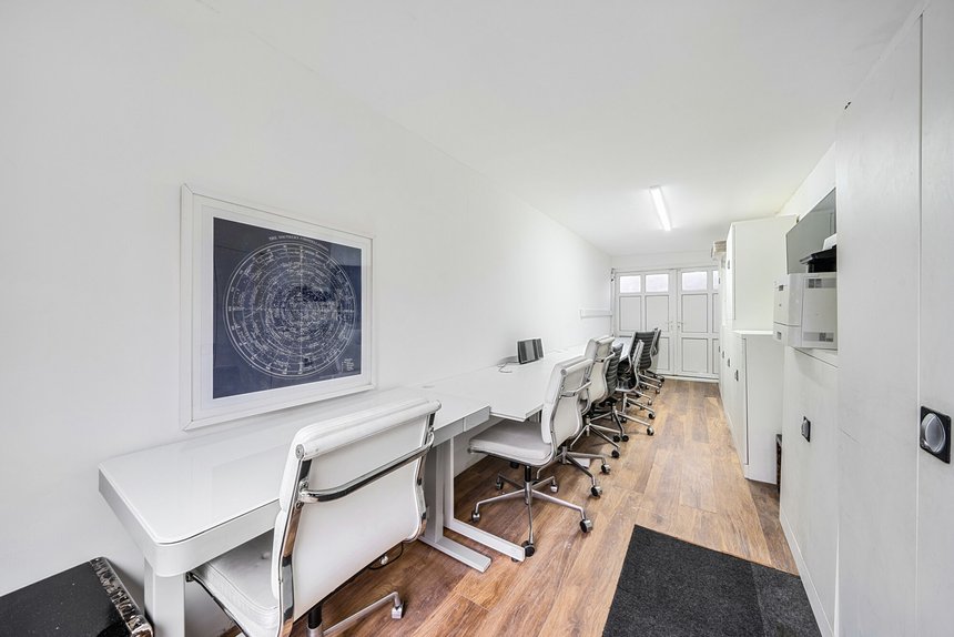 for sale hillside road london 39866 - Gibbs Gillespie