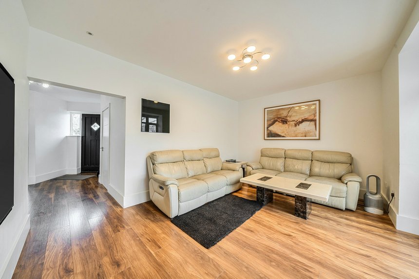 for sale hillside road london 39866 - Gibbs Gillespie