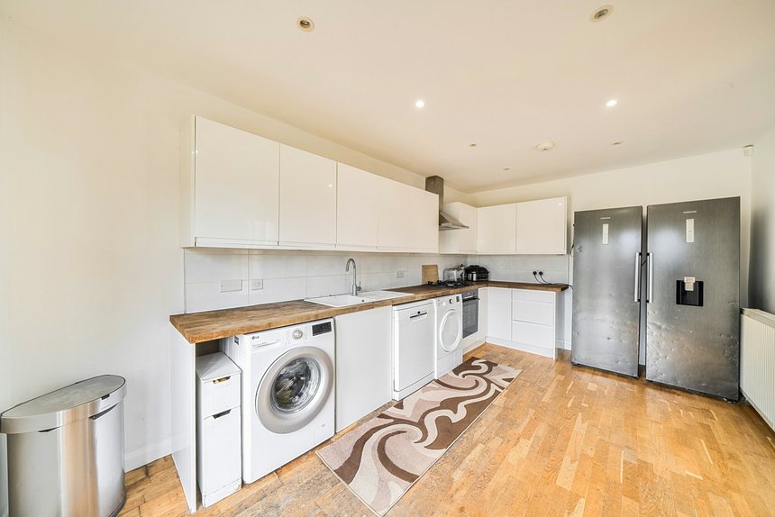 for sale hillside road london 39866 - Gibbs Gillespie