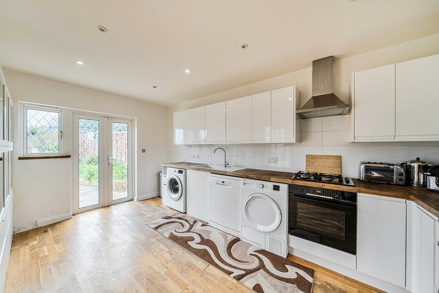 for sale hillside road london 39866 - Gibbs Gillespie