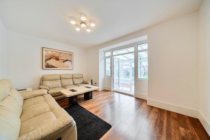 for sale hillside road london 39866 - Gibbs Gillespie