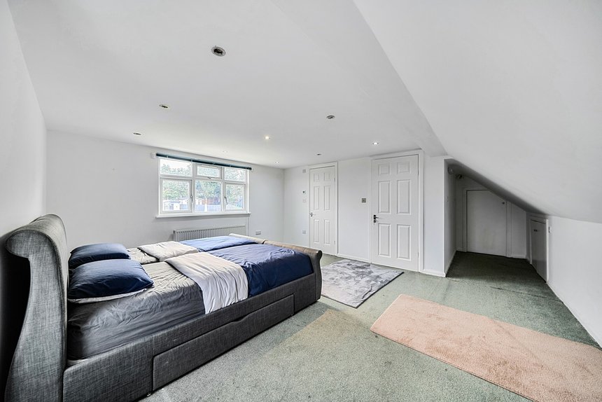 for sale hillside road london 39866 - Gibbs Gillespie