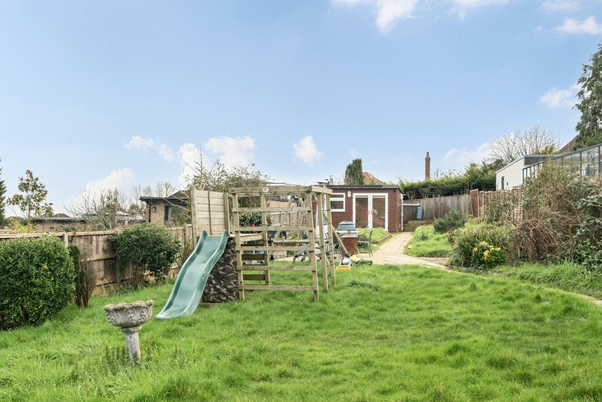 for sale hillside road london 39866 - Gibbs Gillespie