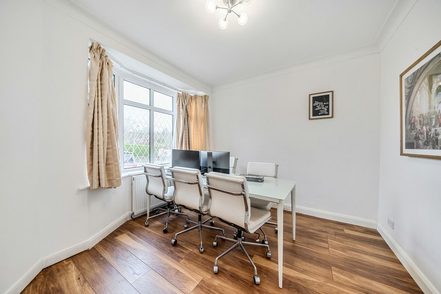 for sale hillside road london 39866 - Gibbs Gillespie