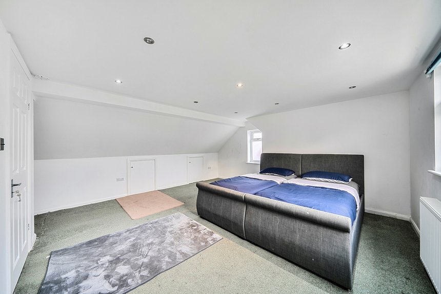 for sale hillside road london 39866 - Gibbs Gillespie