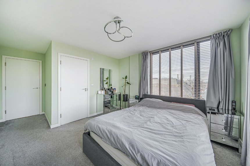 for sale field end road london 40073 - Gibbs Gillespie