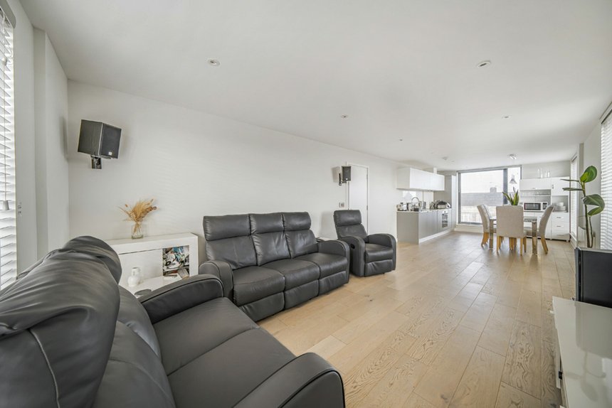 for sale field end road london 40073 - Gibbs Gillespie