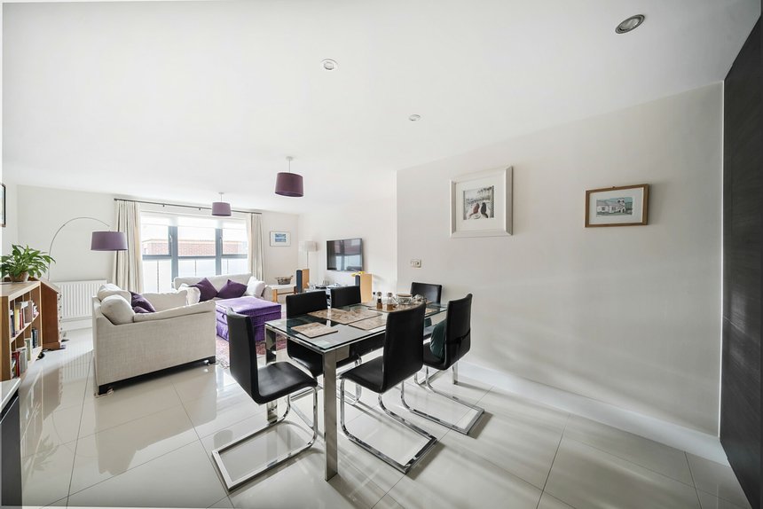 for sale caravan lane london 40110 - Gibbs Gillespie