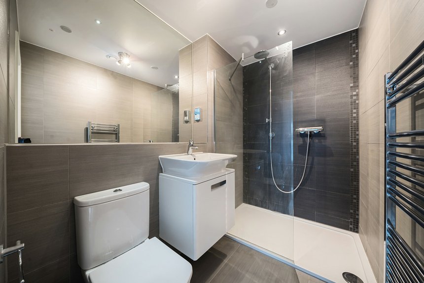 for sale caravan lane london 40110 - Gibbs Gillespie