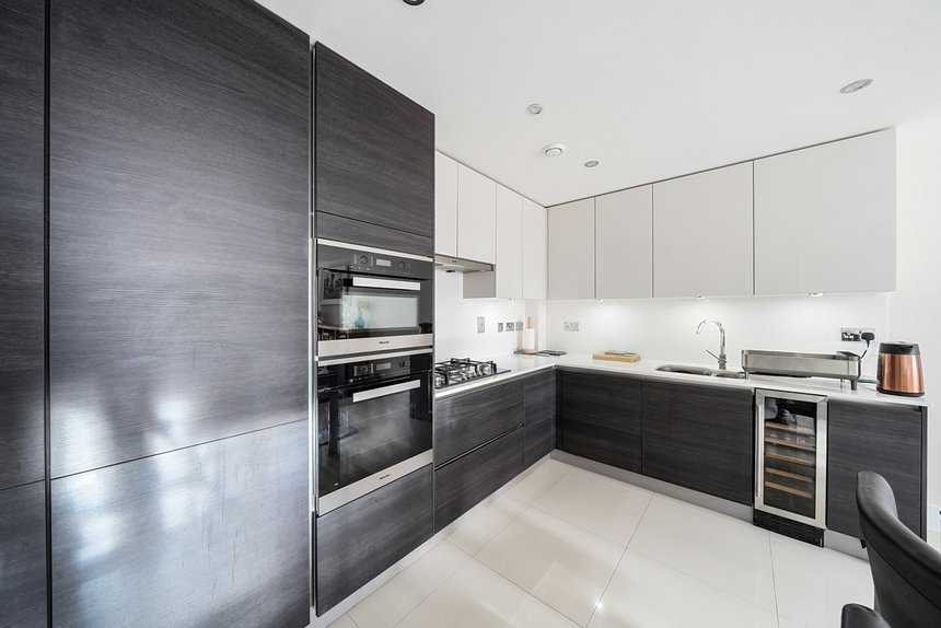 for sale caravan lane london 40110 - Gibbs Gillespie