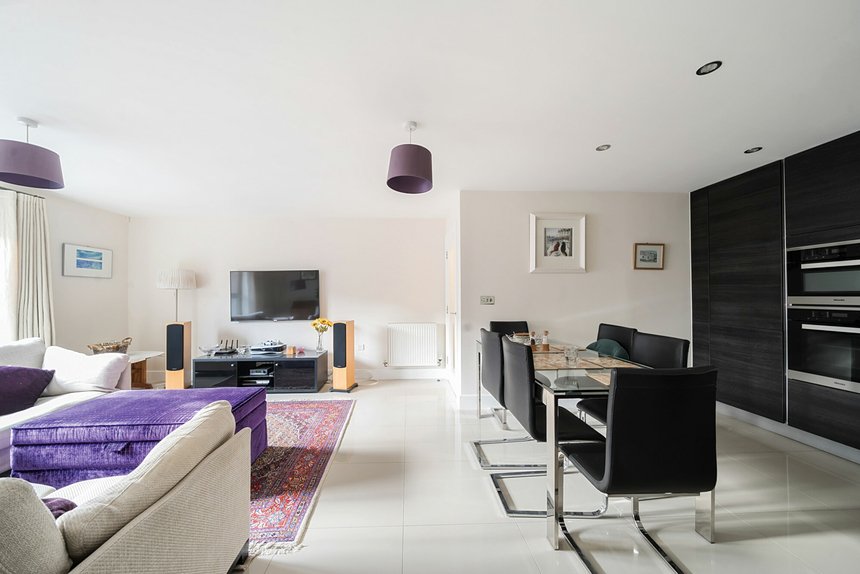 for sale caravan lane london 40110 - Gibbs Gillespie