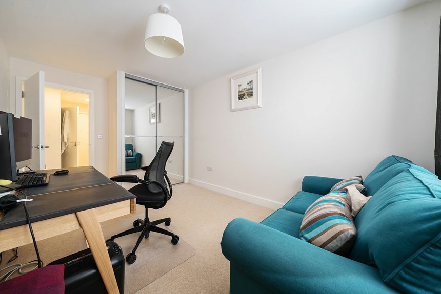 for sale caravan lane london 40110 - Gibbs Gillespie