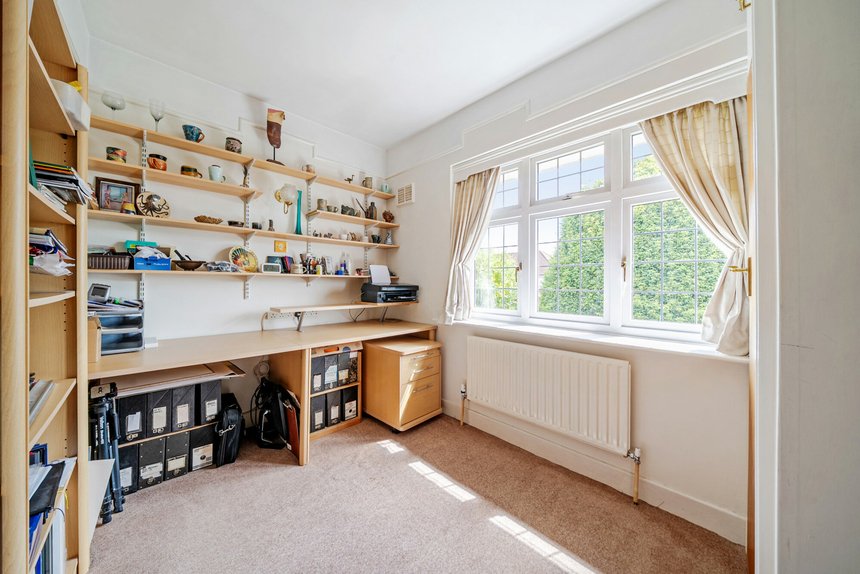 under offer belmont road london 40113 - Gibbs Gillespie