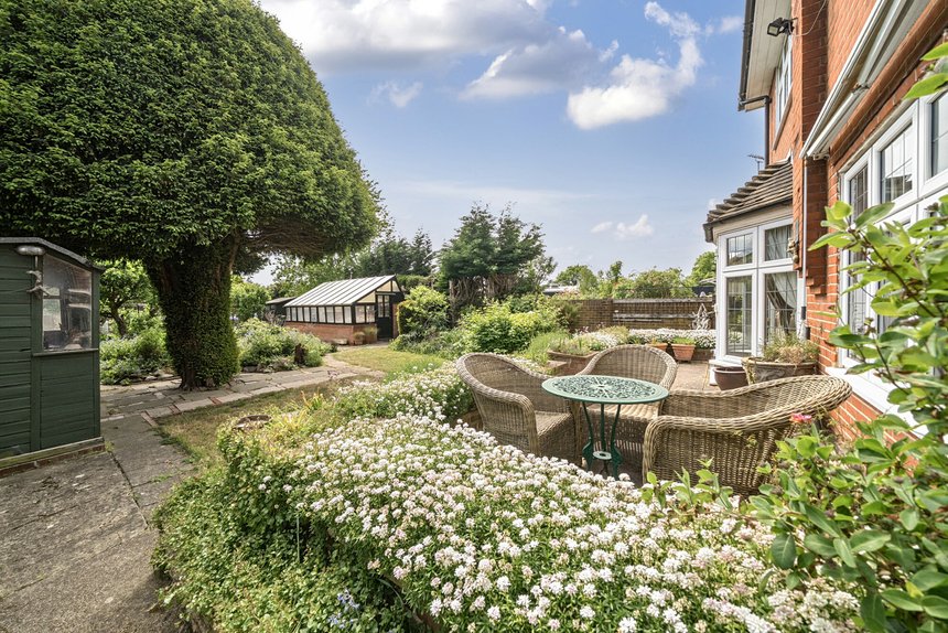 under offer belmont road london 40113 - Gibbs Gillespie