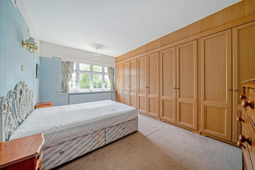under offer belmont road london 40113 - Gibbs Gillespie