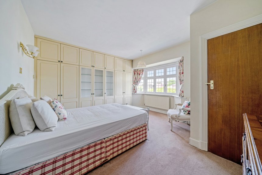 under offer belmont road london 40113 - Gibbs Gillespie